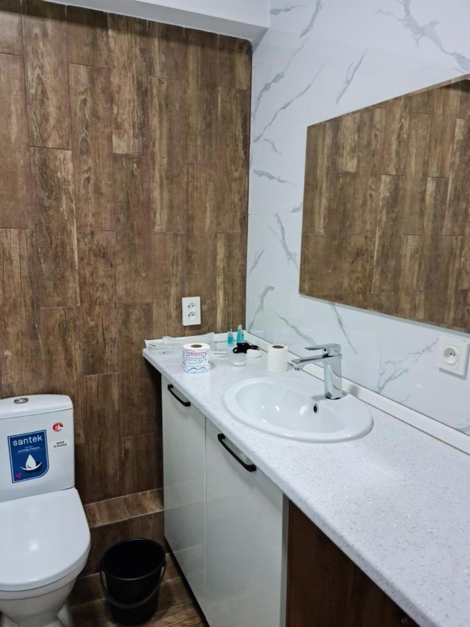Апартаменты В Центре, В Новом Доме Алматы Экстерьер фото