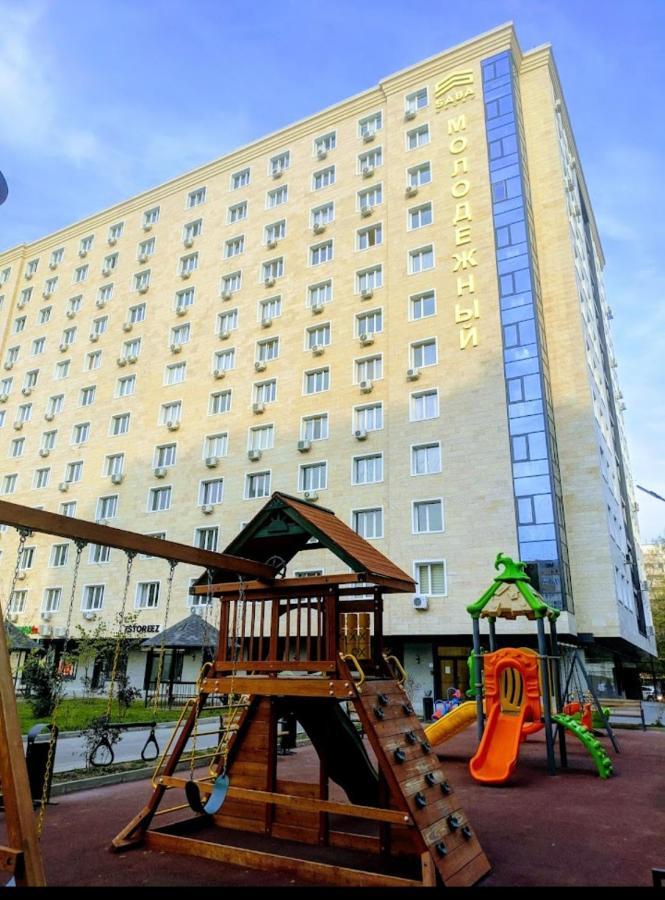 Апартаменты В Центре, В Новом Доме Алматы Экстерьер фото